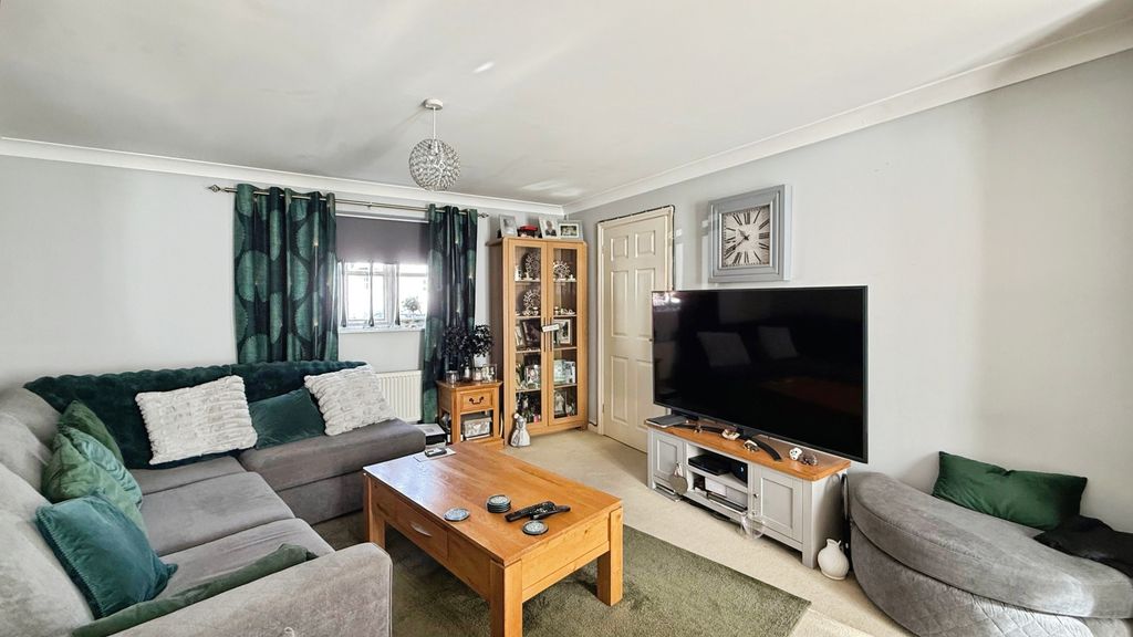 Property photo 3 of 14 Lounge/Dining Room