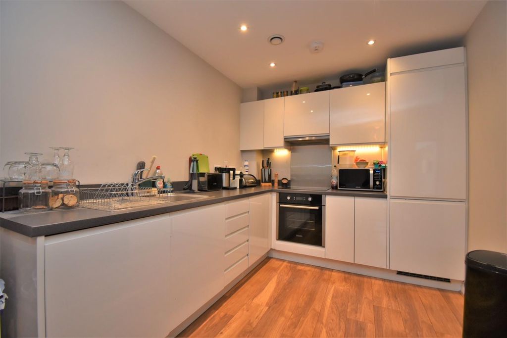 Property photo 3 of 13 Kitchen