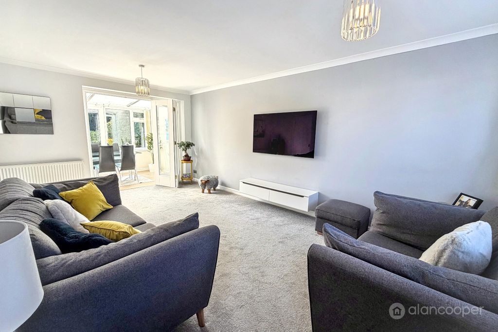 Property photo 3 of 22 5275456