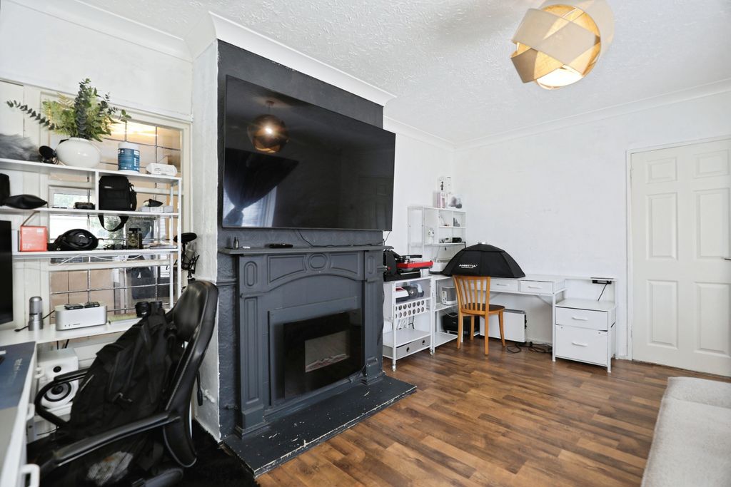 Property photo 3 of 18