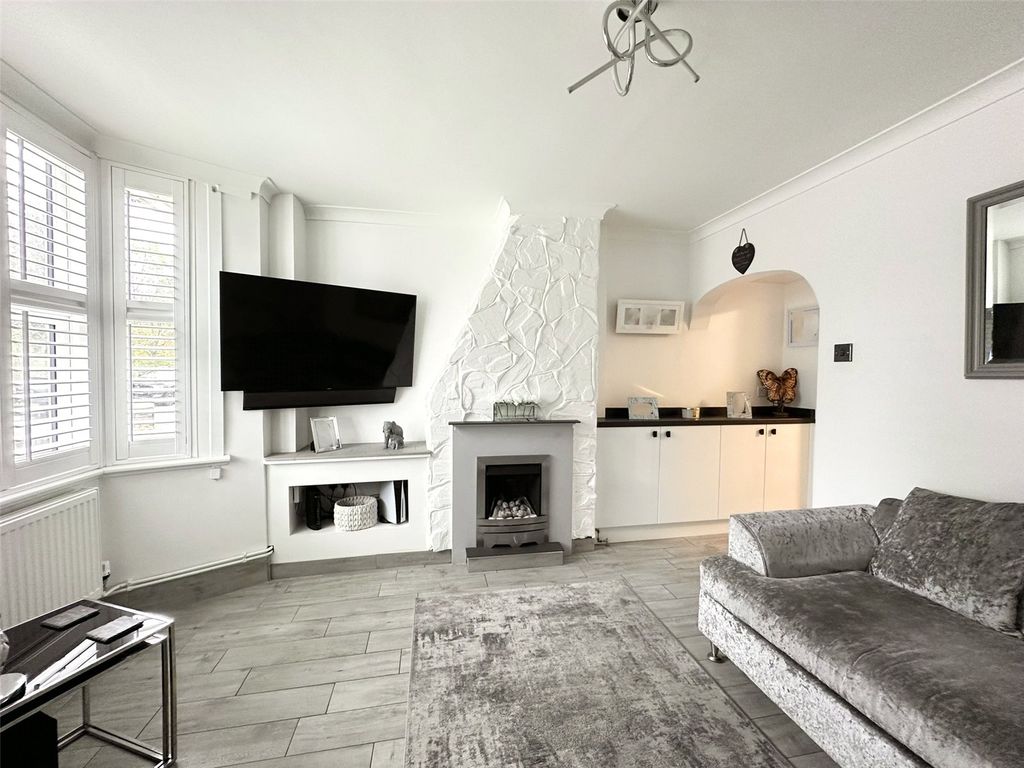 Property photo 2 of 19 Living Room