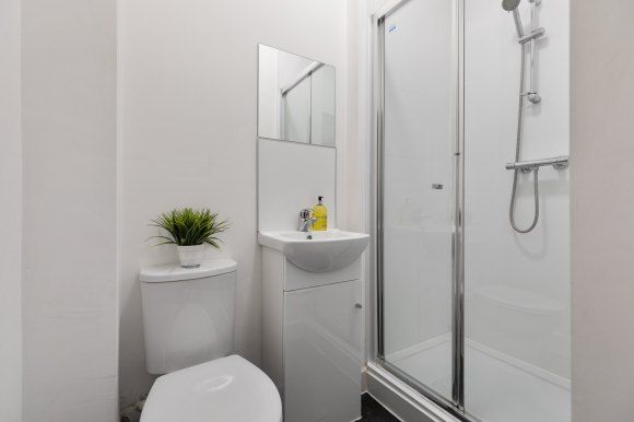 Property photo 2 of 7 E12 Bathroom