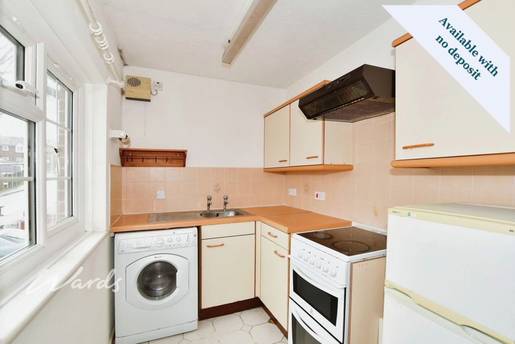Property photo 2 of 11 Kitchen