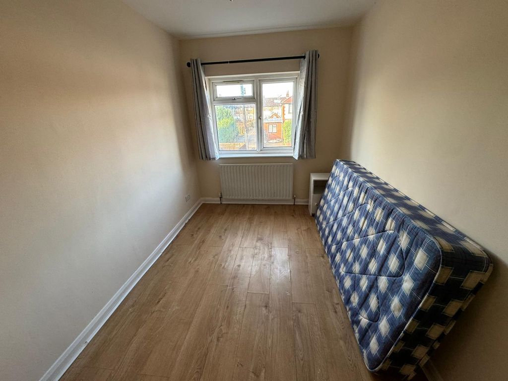 Property photo 1 of 3