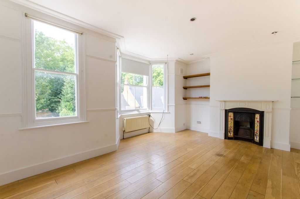 Property photo 2 of 6