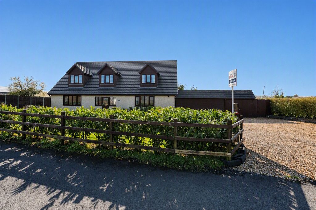 Property photo 1 of 37 Picture No. 40