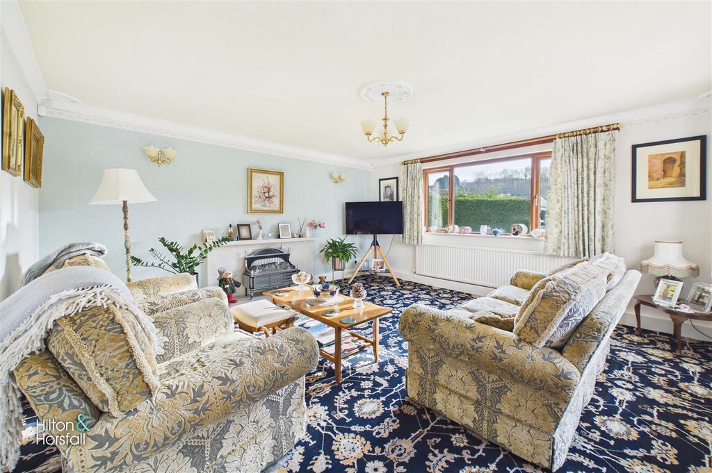 Property photo 3 of 24 East Lodge House