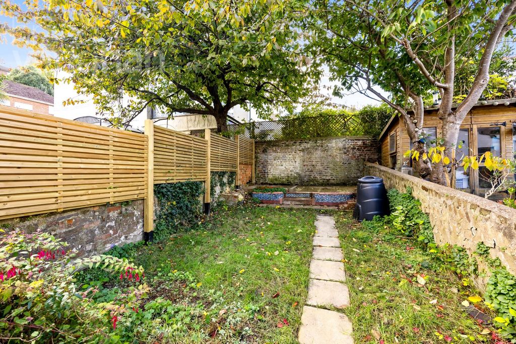 Property photo 2 of 20 Picture No. 06