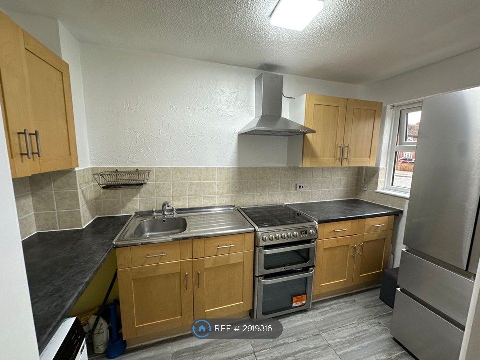 Property photo 3 of 23