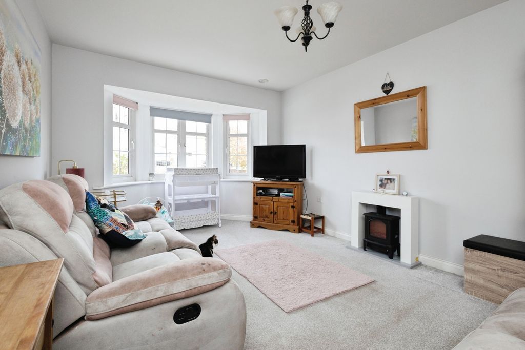 Property photo 2 of 21 Pbox-Img.Jpg