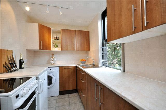 Property photo 3 of 9 Kitchen