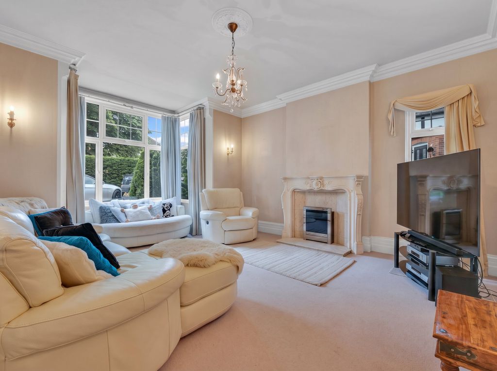 Property photo 3 of 43