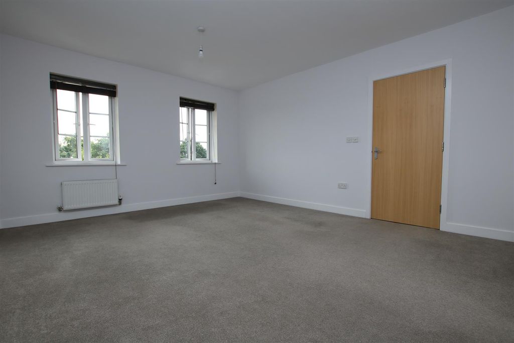 Property photo 2 of 12 Living Room 1.Jpg