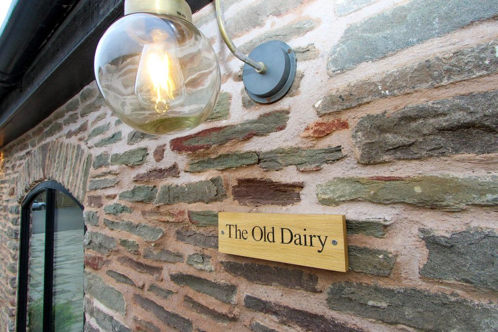 Property photo 2 of 28