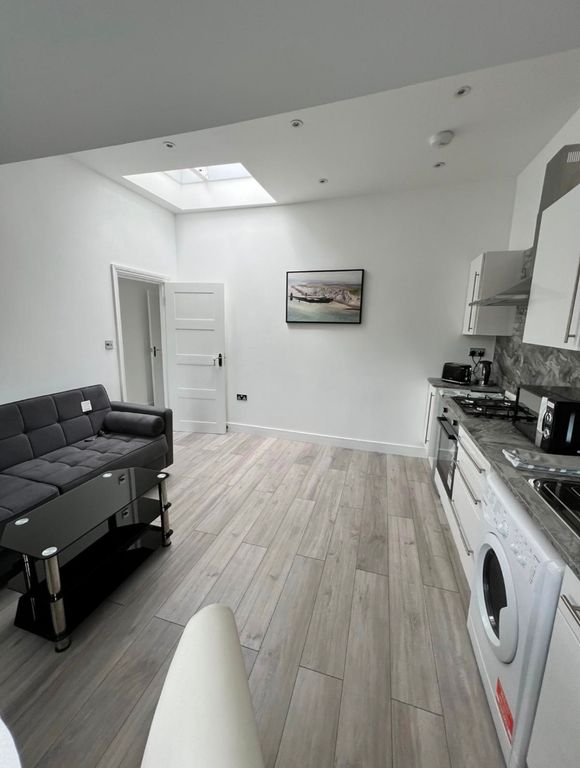 Property photo 2 of 12