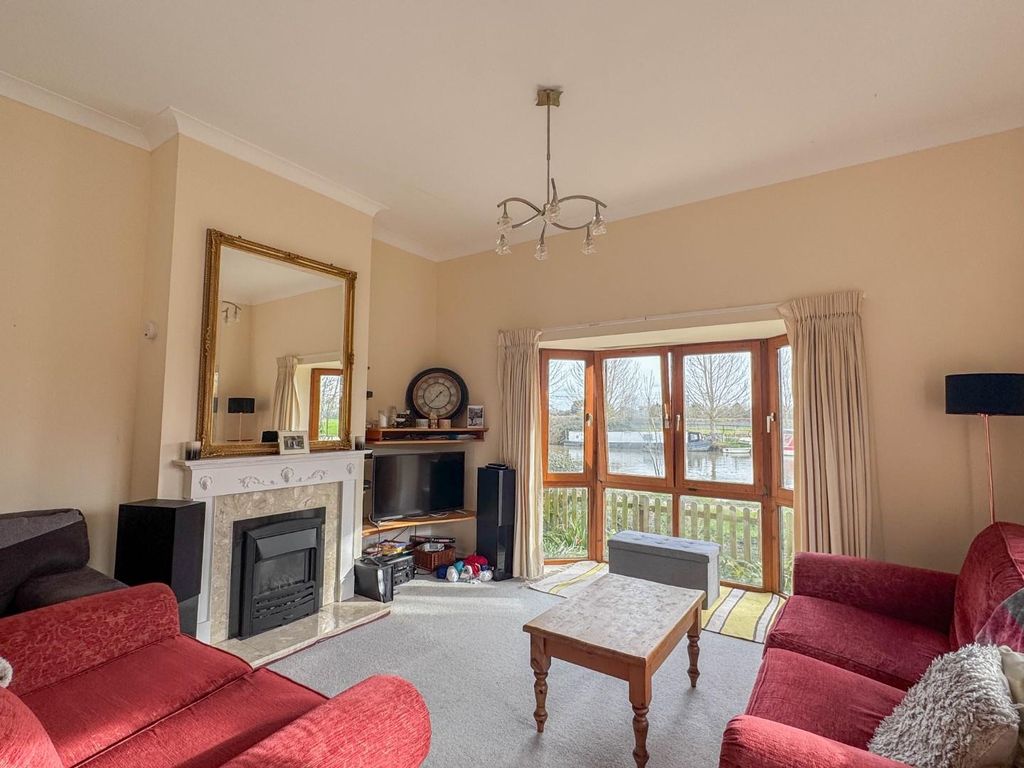 Property photo 2 of 22 20260217_133732819_0.0.Jpg