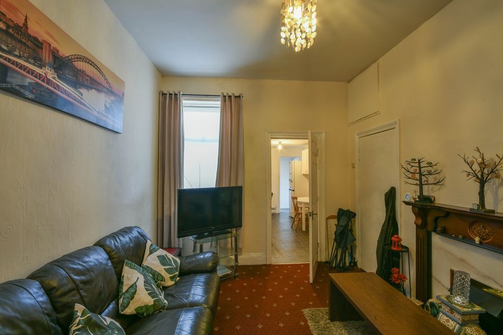 Property photo 2 of 30