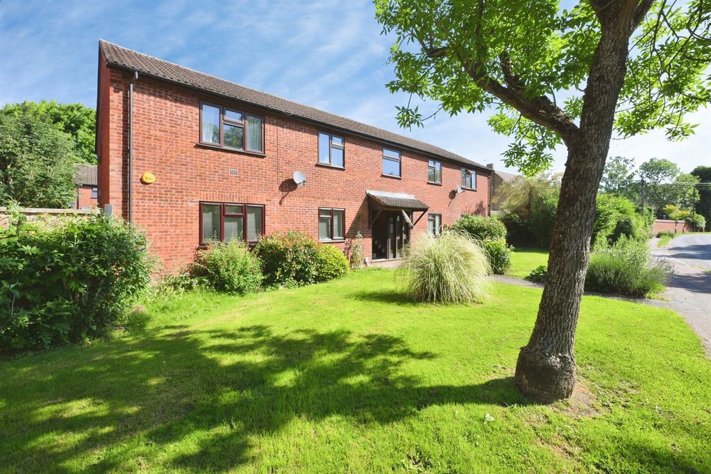 Property photo 1 of 12