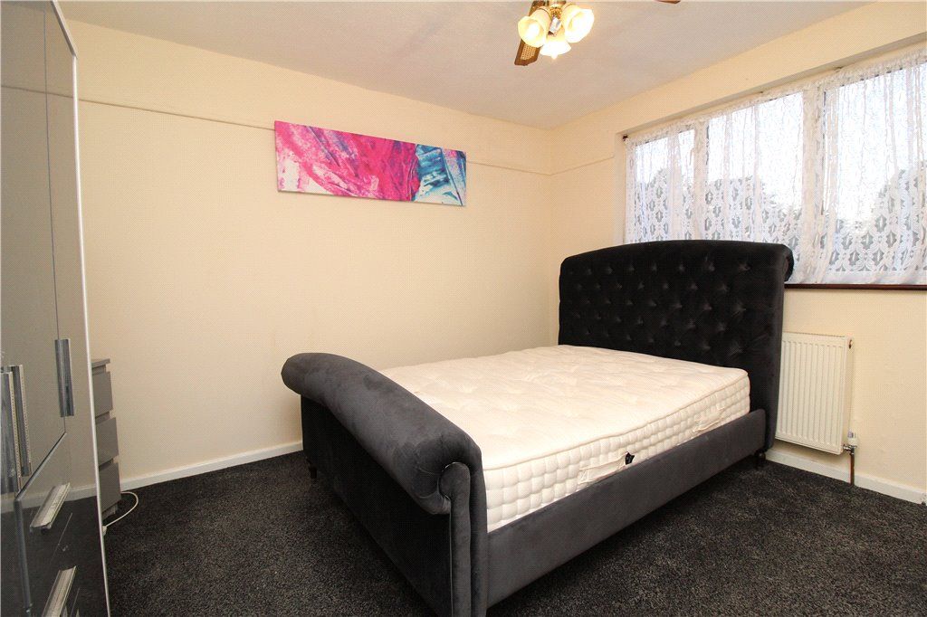 Property photo 2 of 8 Bedroom