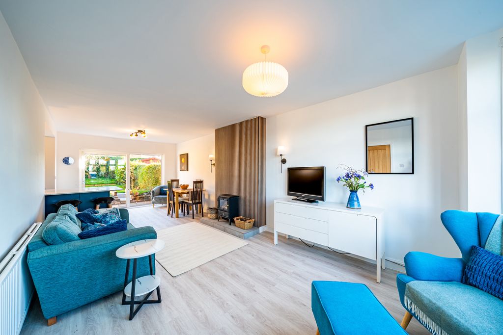 Property photo 2 of 19