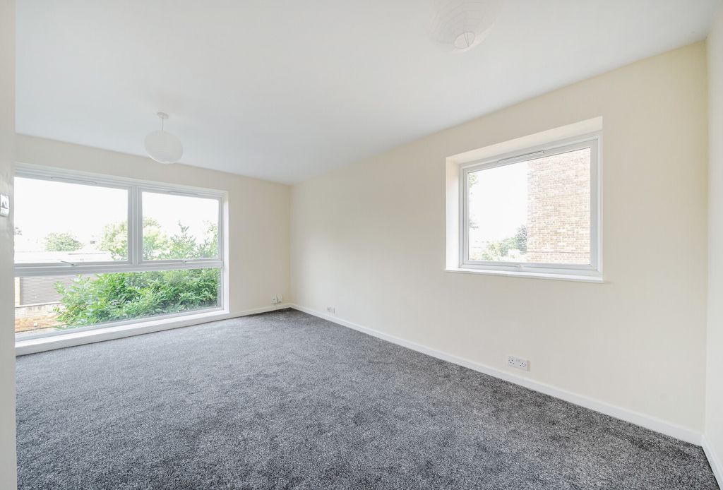 Property photo 2 of 13 Lounge/Diner