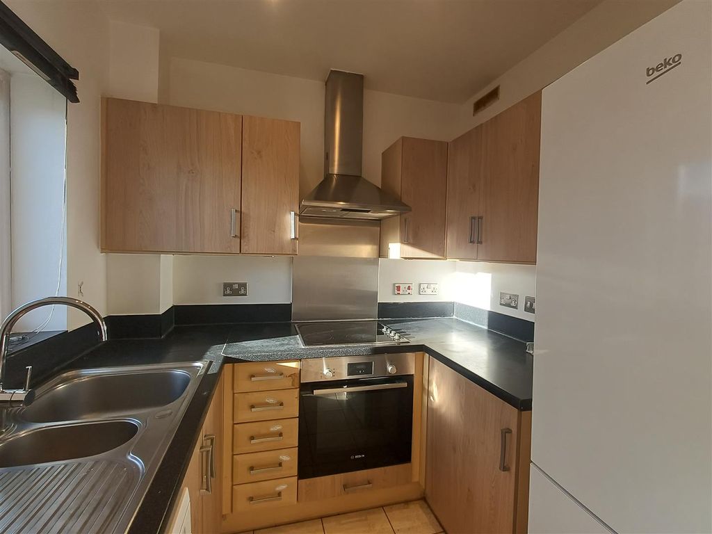 Property photo 3 of 7 Kitchen.Jpg