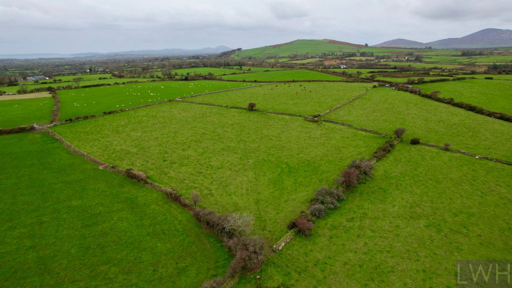 Property photo 2 of 5 Land