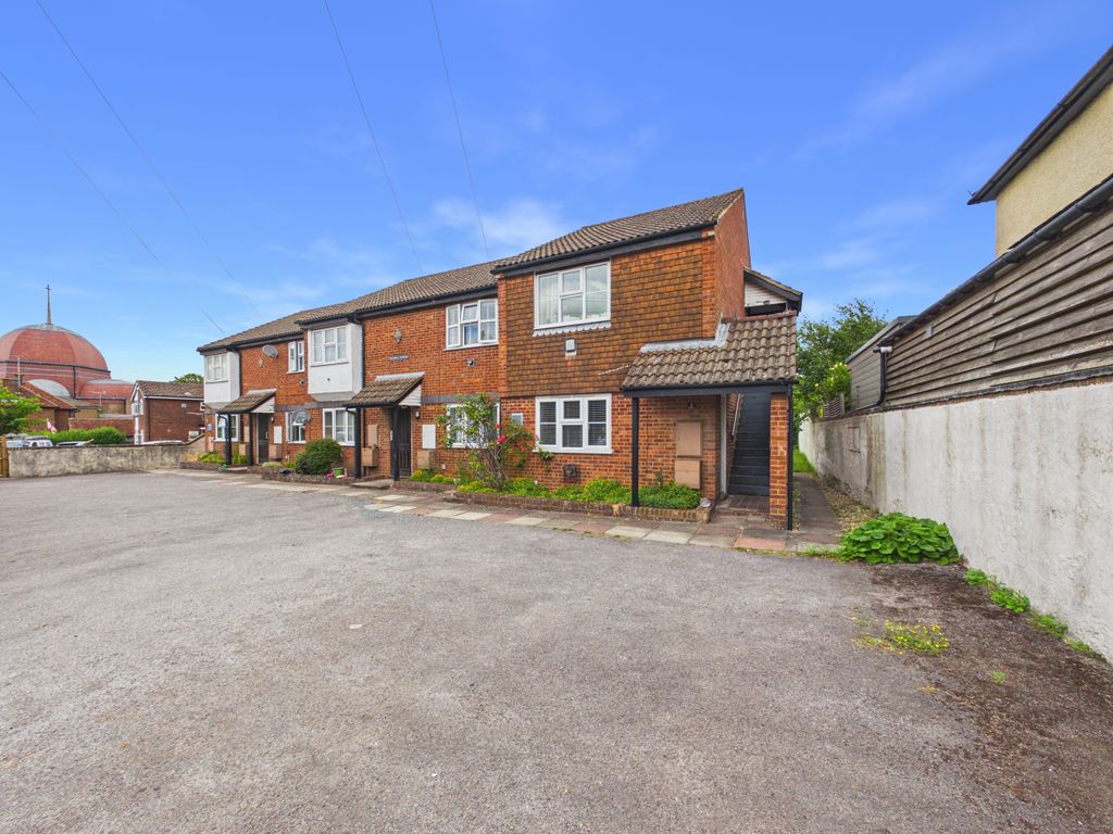Property photo 1 of 7 Cam01354G0-Pr0738-Still001