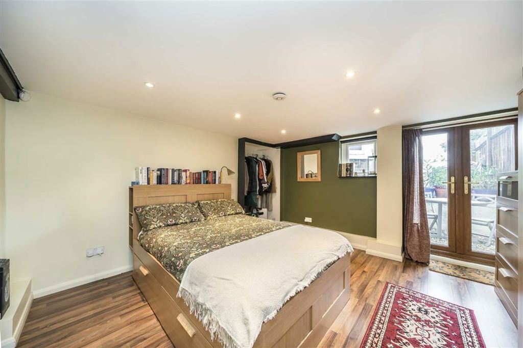 Property photo 3 of 6