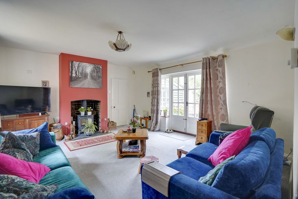 Property photo 3 of 19