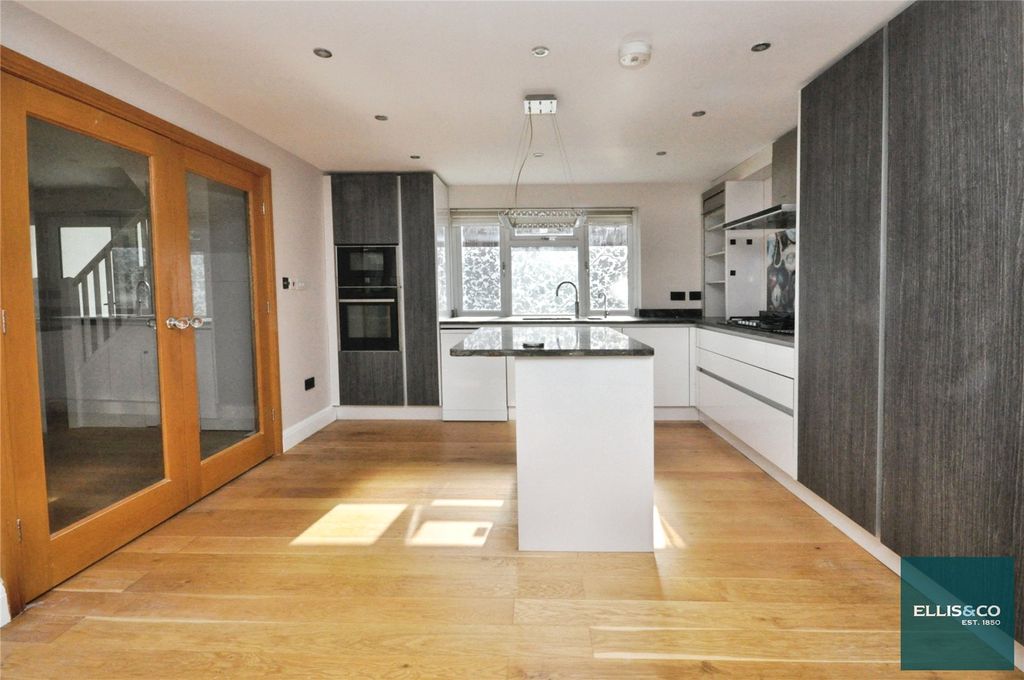 Property photo 2 of 16 Picture No. 01