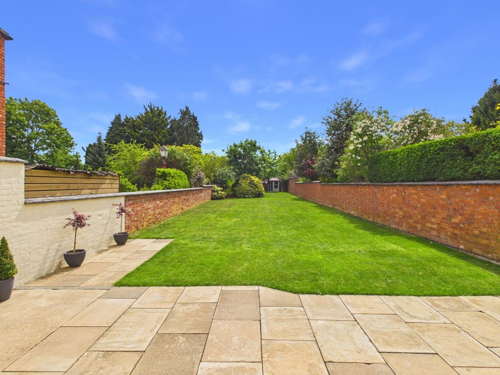 Property photo 2 of 40 Abington Park Crescent