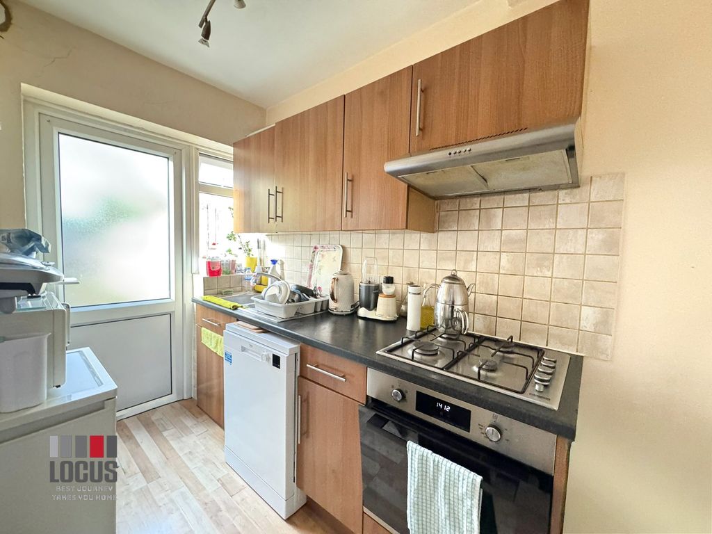 Property photo 3 of 7 Photo 5