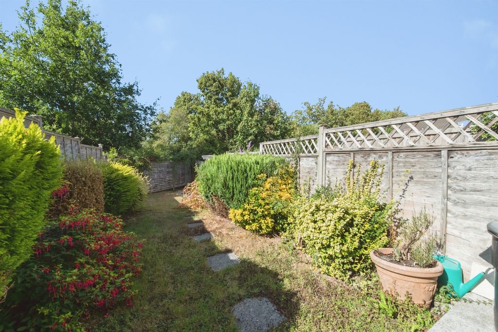 Property photo 2 of 9