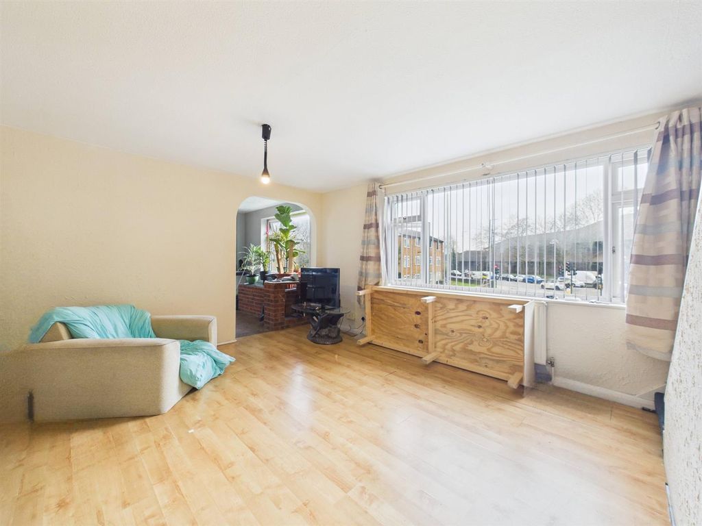 Property photo 2 of 7 Cam05080G0-Pr0302-Still004.Jpg