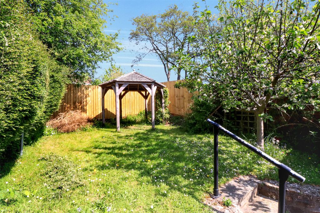 Property photo 2 of 16 Picture No. 28