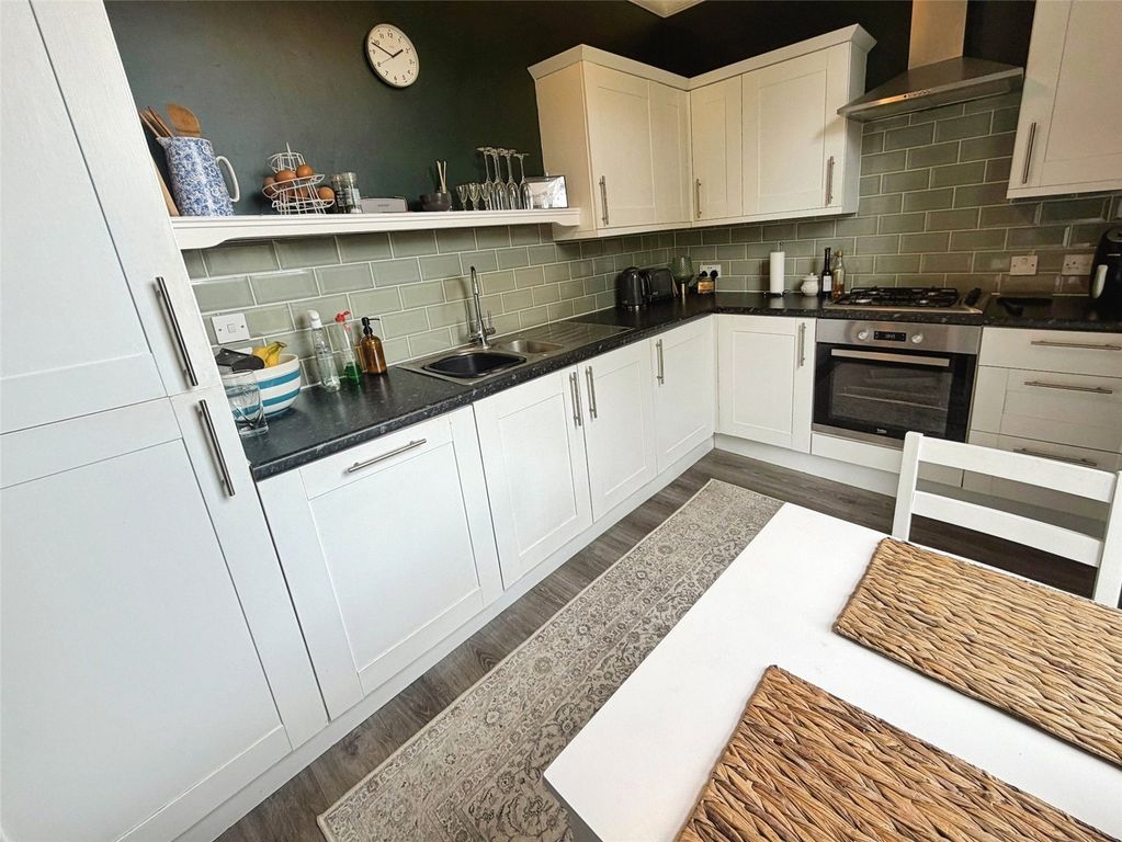 Property photo 3 of 15 Kitchen