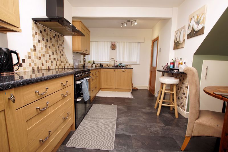 Property photo 2 of 18 Kitchen