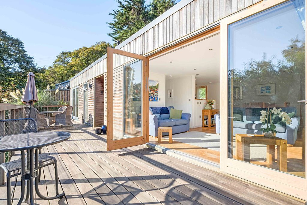 Property photo 2 of 16 Photo 2