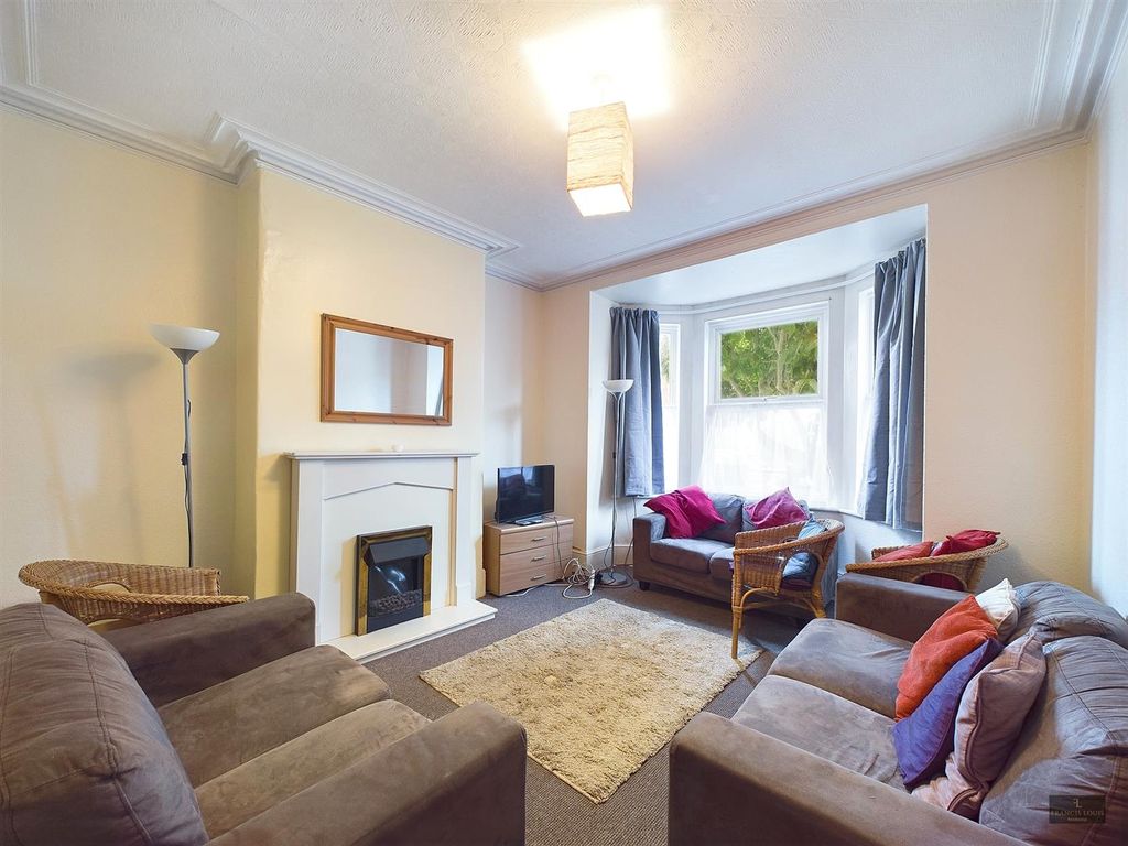 Property photo 2 of 17 Cam02887G0-Pr0260-Still004.Jpg
