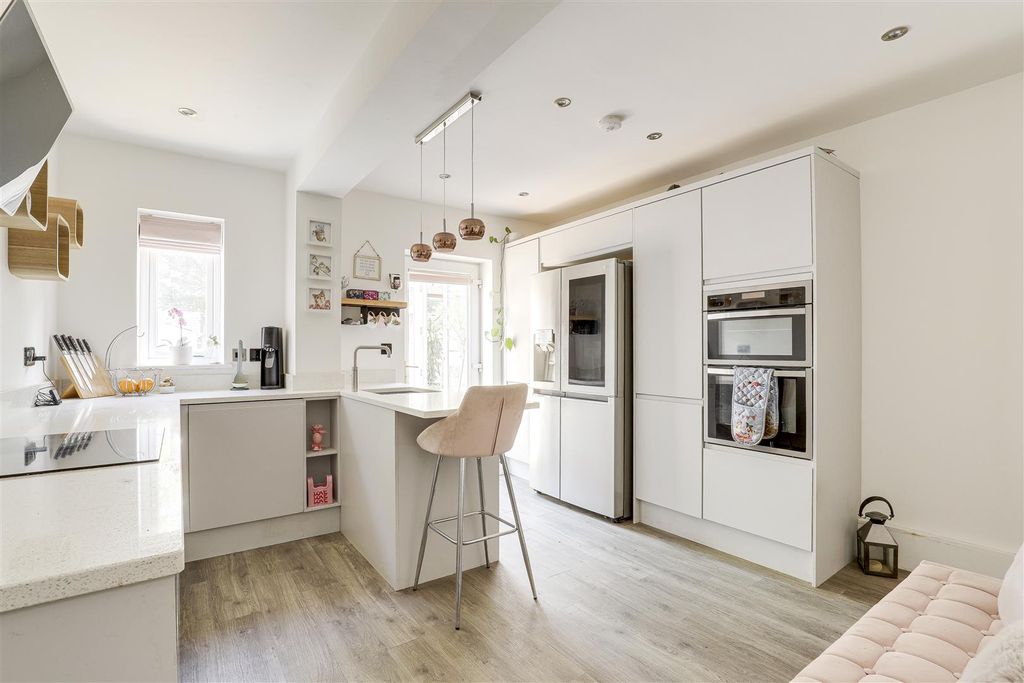 Property photo 3 of 23 14.Jpg