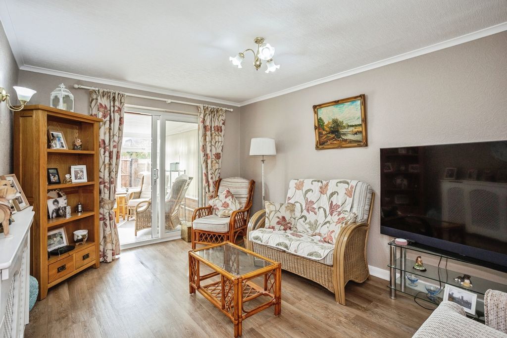 Property photo 3 of 17 Pbox-Img.Jpg