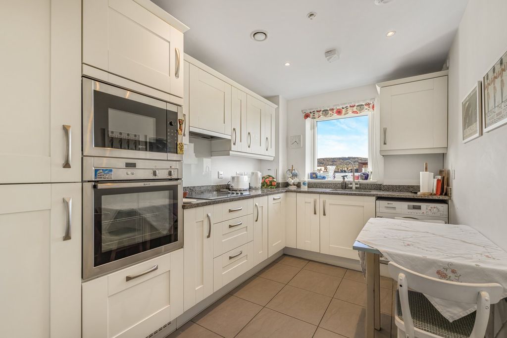 Property photo 3 of 26