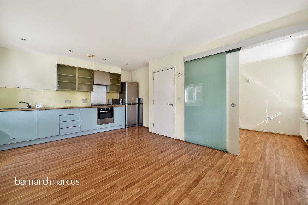 Property photo 2 of 8