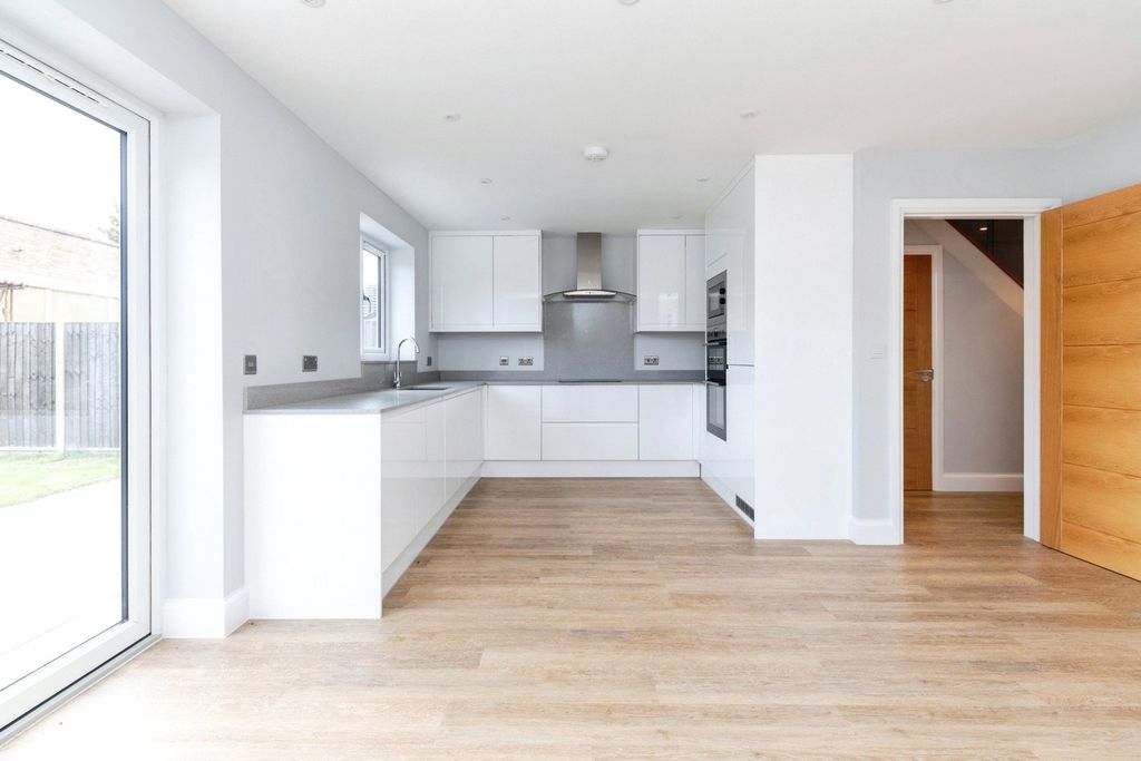 Property photo 2 of 14 Photo