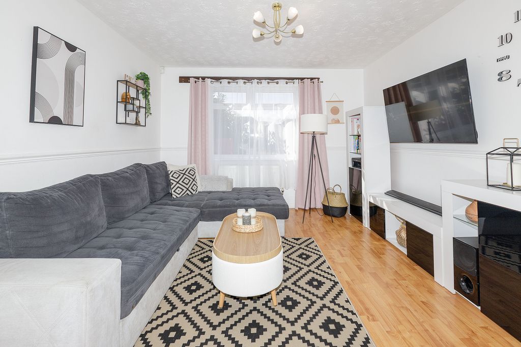 Property photo 3 of 24