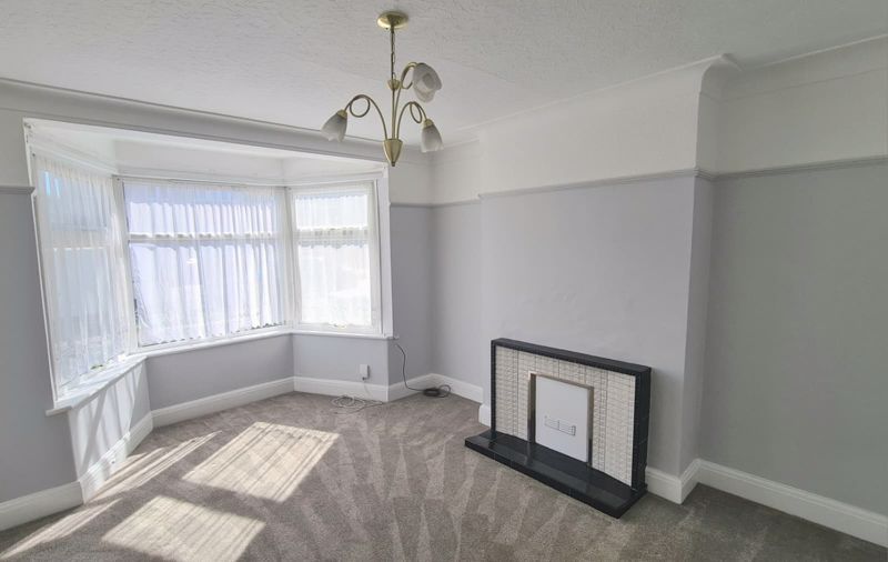 Property photo 2 of 10 Lounge