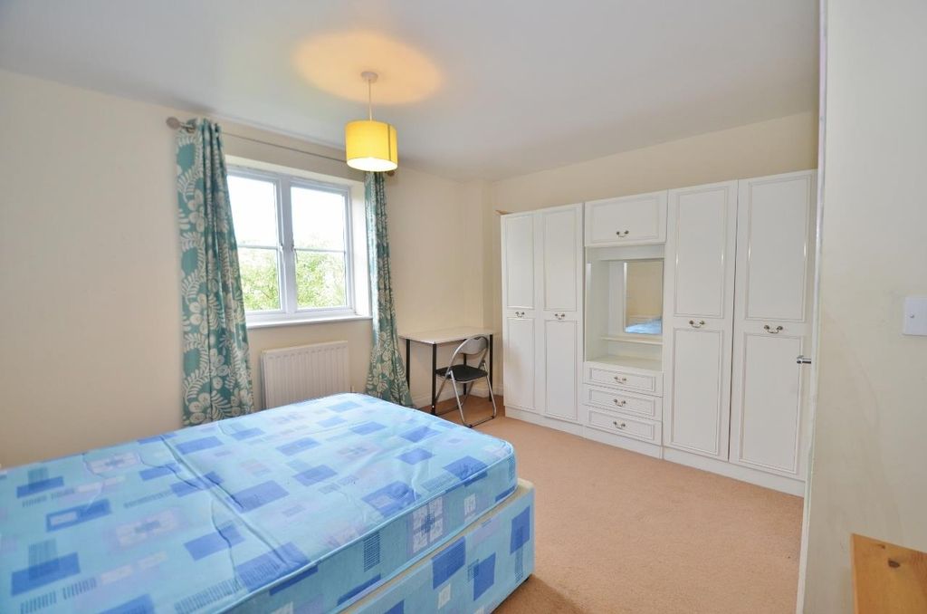 Property photo 3 of 17 Bedroom