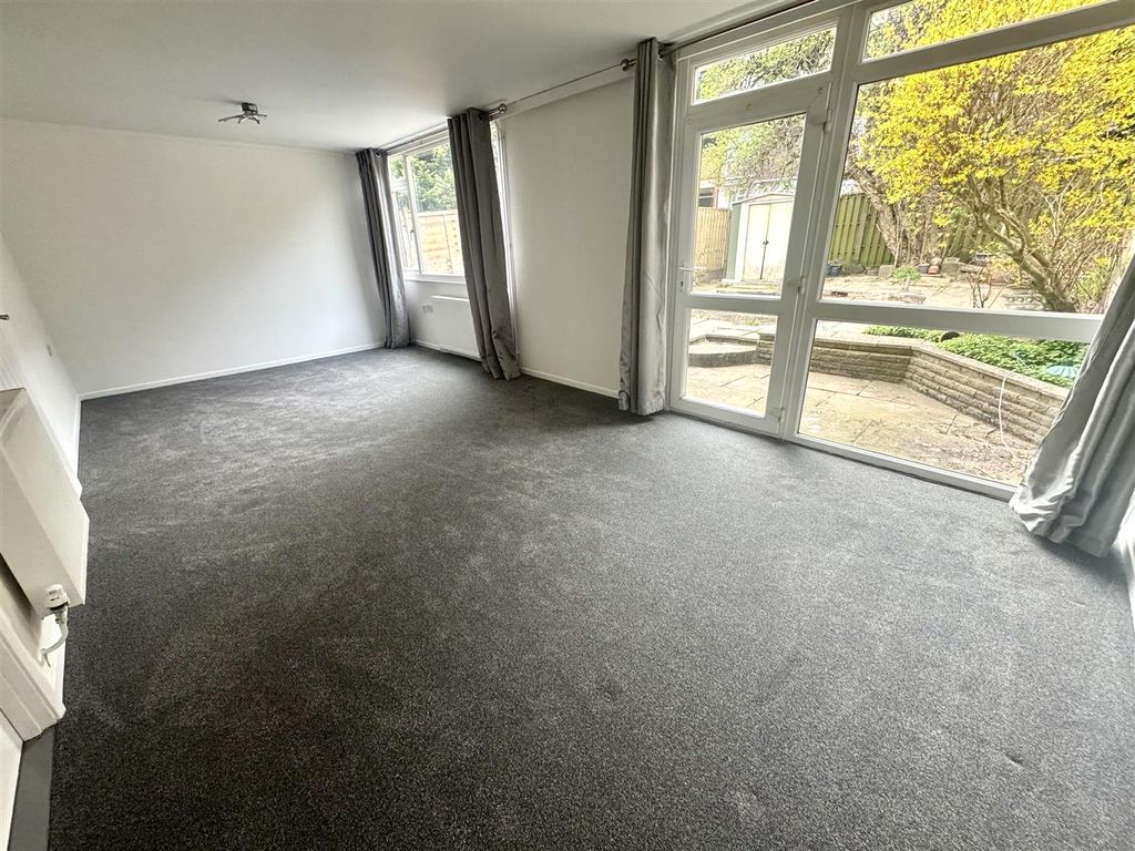 Property photo 3 of 12 Tempimageowf8Yl.Jpg