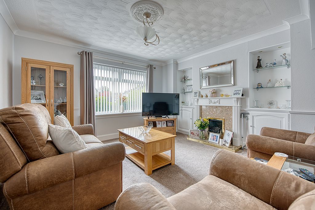 Property photo 3 of 24 Living Room